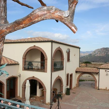 L ' Orizzonte Villa กอนเนซา ภายนอก รูปภาพ